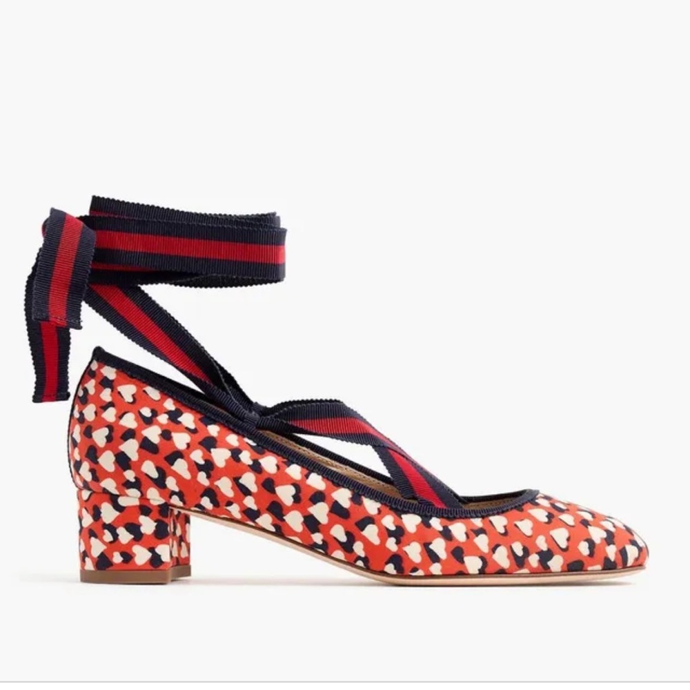 J. Crew Lace-Up pumps in heart print sz 7  ❤️🤍